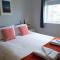 For the Shore, Fistral Beach Newquay - 2 Bed 2 bath - Private Parking with garage for 2 vehicles