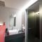 HOTEL H
