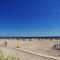 Sea and city view apartment with sauna and balcony - 派尔努
