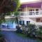 Playa Bluff Lodge