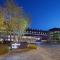 Rolling Hills Hotel