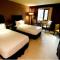 Mandarin Plaza Hotel