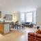 Relaxing and Spacious Kensington Apartment with Patio