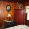 Historic cabin off I-77, views, antiques, Wi-fi, wonderful experience for 2!