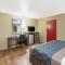 Econo Lodge Inn & Suites I-35 at Shawnee Mission - Overland Park