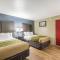 Econo Lodge Inn & Suites I-35 at Shawnee Mission - Overland Park