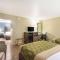 Econo Lodge Inn & Suites I-35 at Shawnee Mission - Overland Park