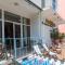 Sunflower Beach Backpacker Hostel & Bar