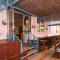 Sunflower Beach Backpacker Hostel & Bar