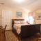 The Coolidge Corner Guest House: A Brookline Bed and Breakfast - Brookline