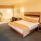 American Inn Hotel & Suites Parral - Parral
