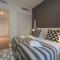 High Ceiling Duplex Apartment at Cais do Sodre