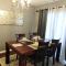 Delightful Townhome - Central Raleigh Location