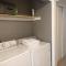 Delightful Townhome - Central Raleigh Location