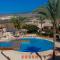 Paraiso Pool and Sea Views