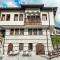 Manoleva House