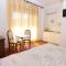 Studio Apartments Cavrak with Terrace