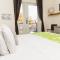 Casa Verde Hotel - Steps to the Beach, Pool, Restaurant & Bar