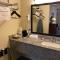 Days Inn by Wyndham Natchez - Natchez