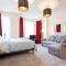 Stylish Town Centre Apartment Close to Beach and Shops