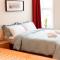 Stylish Town Centre Apartment Close to Beach and Shops
