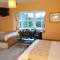 2 Mile Lodge