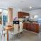 Villa White Daisy
