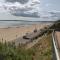 Hartford Court, East Cliff, Bournemouth. Walk to beach and town