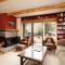 Aspen Townhouse East Unit 4, Townhouse in Downtown Aspen with Private Balcony - أسبين