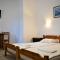 Raphs Studios-Apts By The Sea
