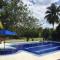 HERMOSA CASAQUINTA FAMILIAR CONDOMINIO CAMPESTRE EL PEÑON Piscina Privada Campo de Golf