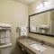 Cobblestone Hotel & Suites - Torrington