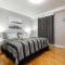Foto: Montreal Oasis Spacious apt for 1 to 4 w/ king bed
