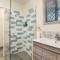 Tropical Unit with Private Fenced Garden Close to The Beach 4