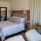 Oceans Guest House & Luxurious Apartments - Struisbaai