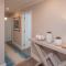 The Sun, Whales & Waves - Seafront Apartment