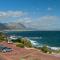 The Sun,Whales and Waves seafront apartment - Hermanus