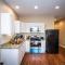 Hackberry St #A Renovated 2BR/2BA Near Downtown