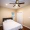 Hackberry St #A Renovated 2BR/2BA Near Downtown