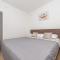 Andy modern & centrally located ap. for 6 with a pool - Novalja