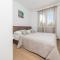 Andy modern & centrally located ap. for 6 with a pool - Novalja