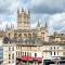 Stunning Spacious Central Apartment near Parade Gardens