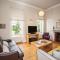 Stunning Spacious Central Apartment near Parade Gardens