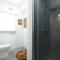 Foto: Cozy bedroom Q with Shared bathroom 3/12