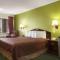 Howard Johnson by Wyndham Grand Prairie Near Lone Star Park