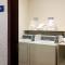 Microtel Inn & Suites by Wyndham Rock Hill/Charlotte Area - روك هيل