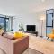 Blissful Breeze Townhouse with Parking and Patio - Auckland