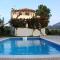 Villa with a pool in Lefkogia - Lefkogeia