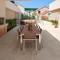 The White House, Brac