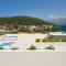 The White House, Brac